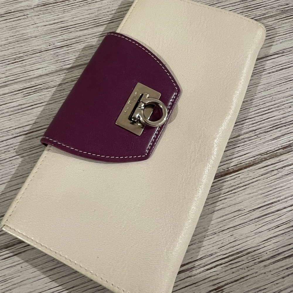 Salvatore Ferragamo Cream and Purple Wallet - Picture 2 of 12